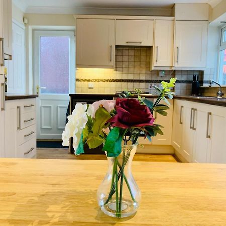 Homely Detached 3 Bedroom House Near Sheffield Rotherham Buitenkant foto