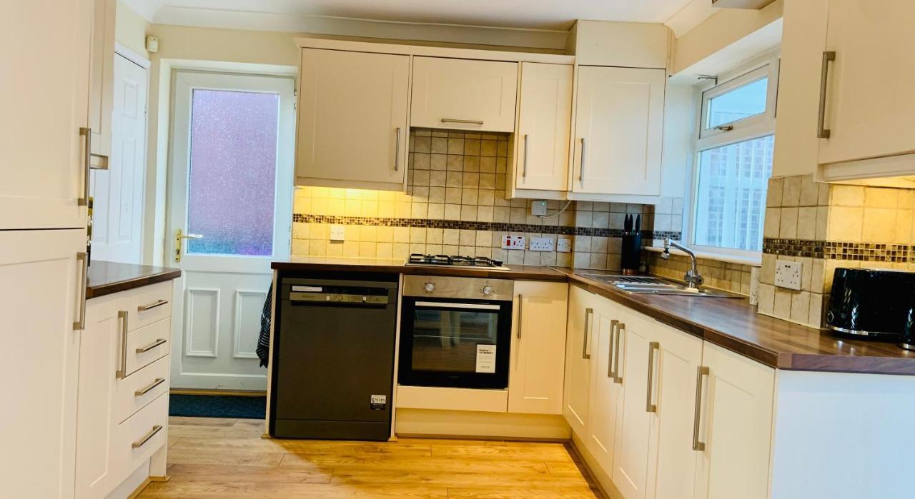 Homely Detached 3 Bedroom House Near Sheffield Rotherham Buitenkant foto