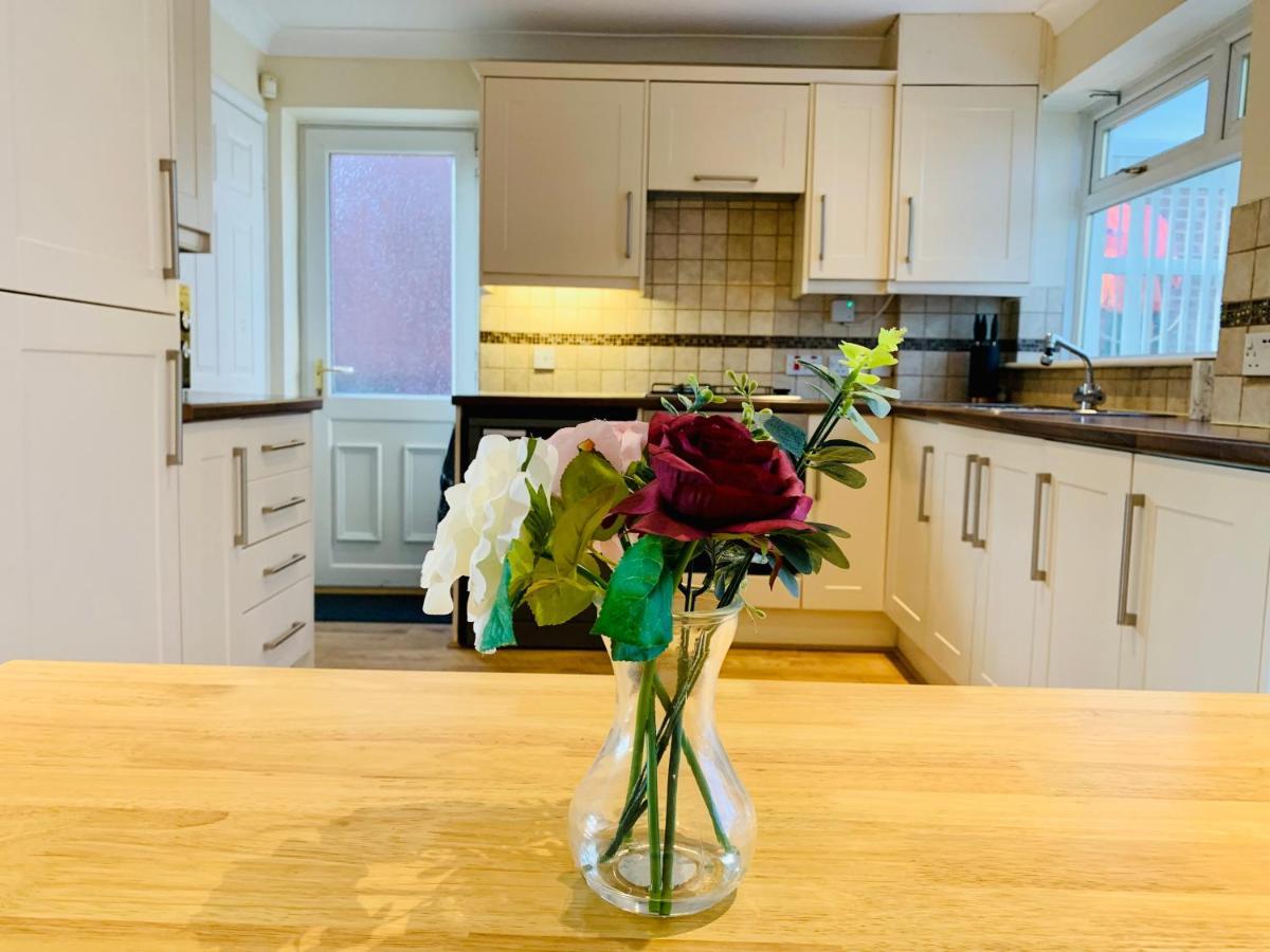 Homely Detached 3 Bedroom House Near Sheffield Rotherham Buitenkant foto
