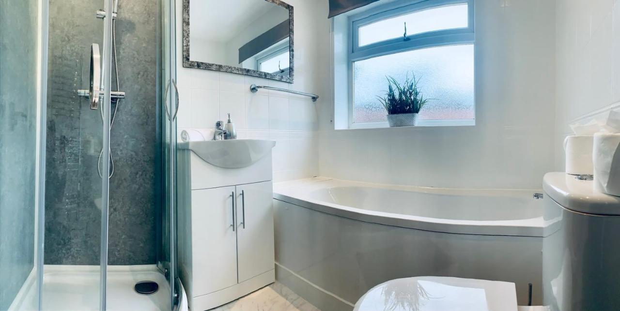 Homely Detached 3 Bedroom House Near Sheffield Rotherham Buitenkant foto